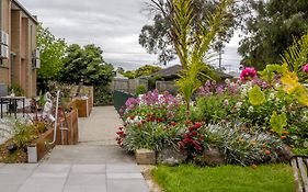 Parkwood Motel & Apartments